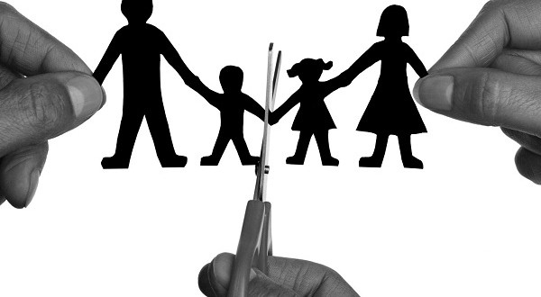 Quyền và nghĩa vụ của cha mẹ và con cái khi ly hôn có 2 con